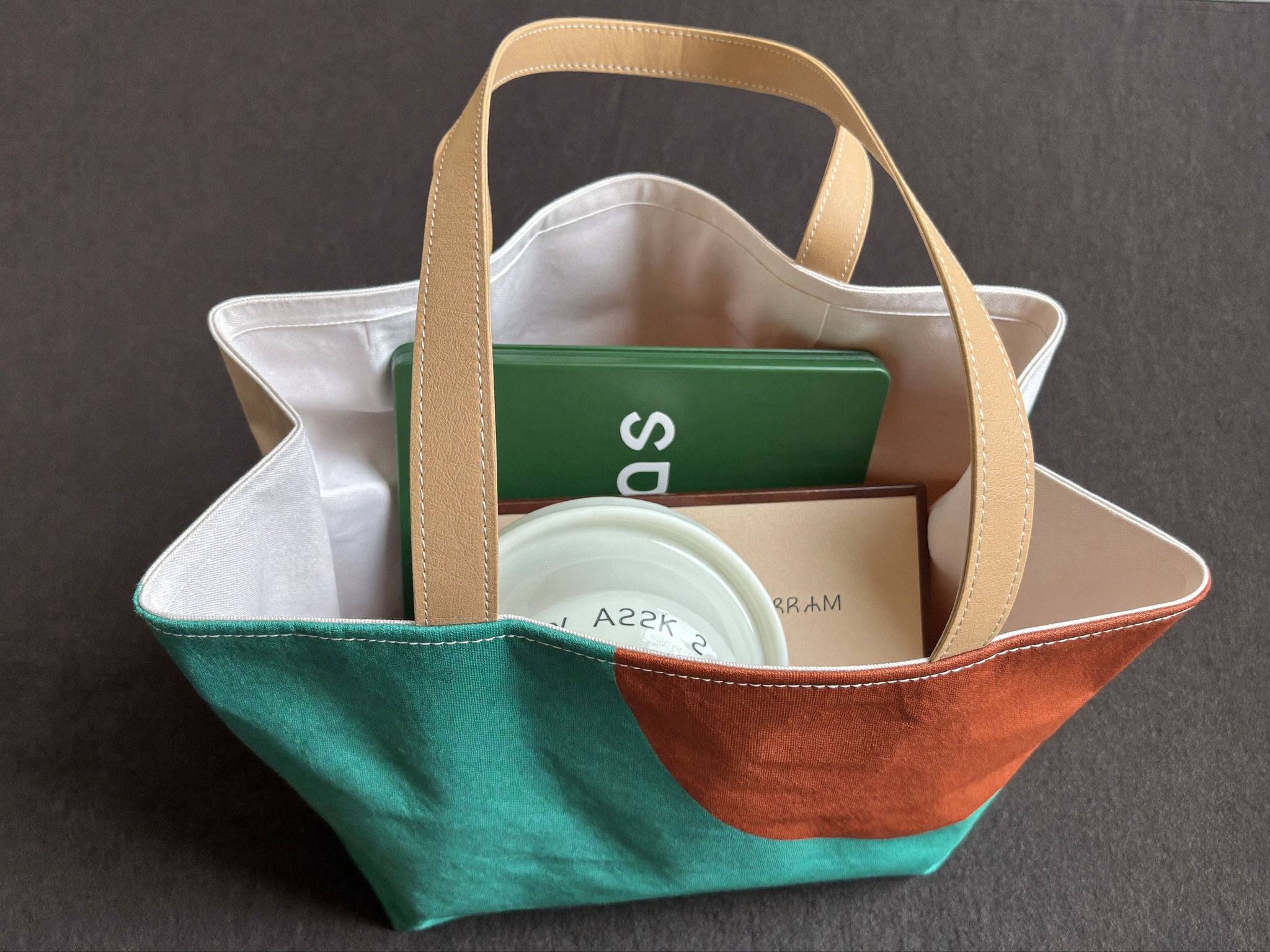 Insulated lunch bag alternatives to Thirty-One, compared side by side